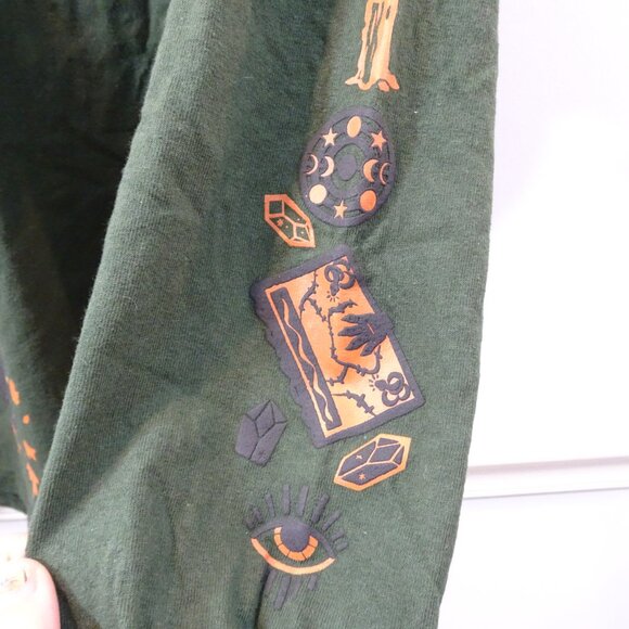 Disney Parks Hocus Pocus Be Your Own Kind Of Magic Spirit Jersey Adult S Green - Picture 5 of 9